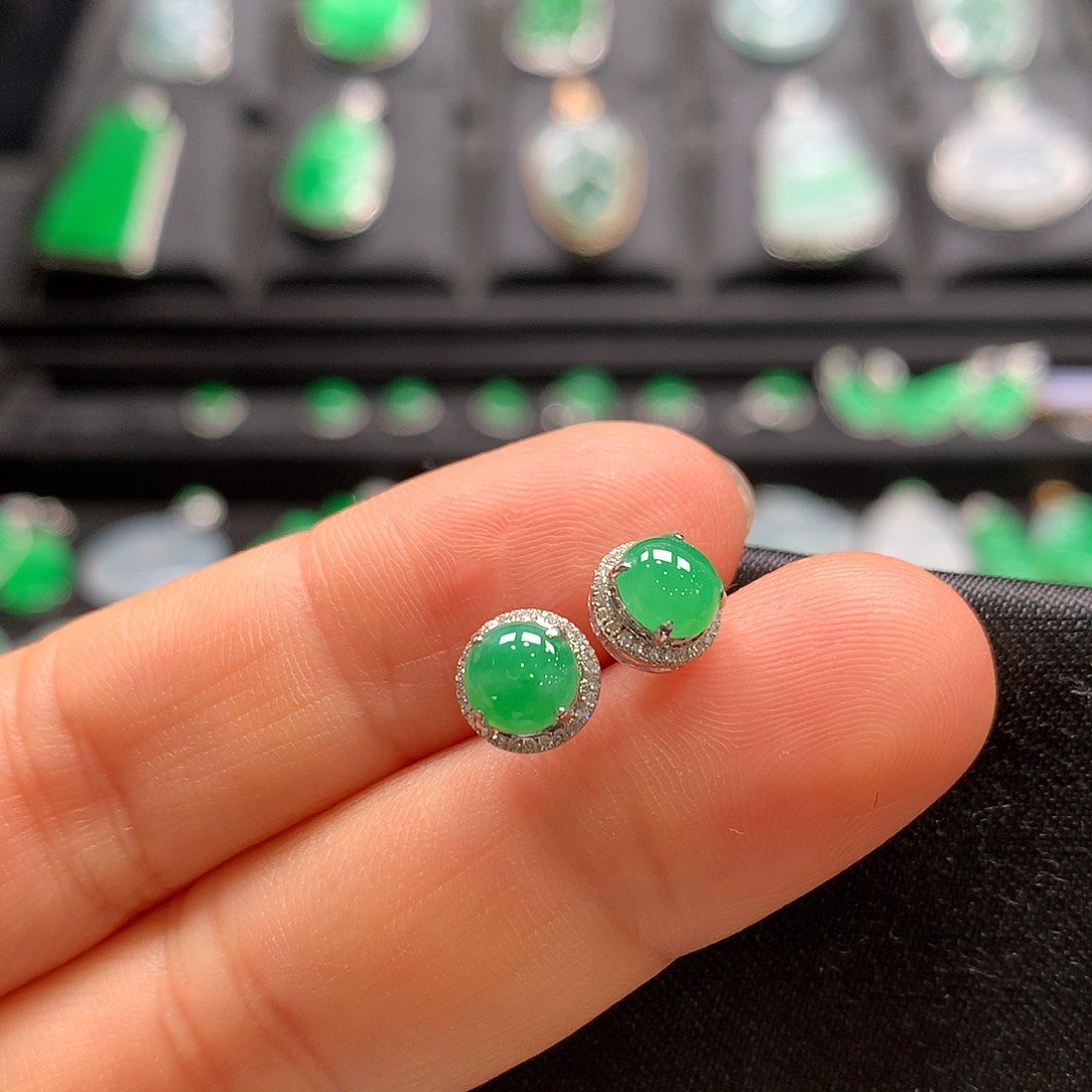 翡翠18K金镶嵌耳饰耳钉