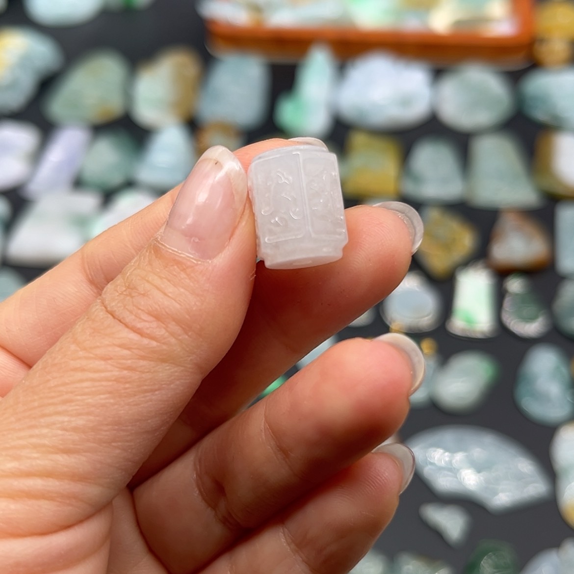 【闪购商品】翡翠颈饰未镶嵌桶珠