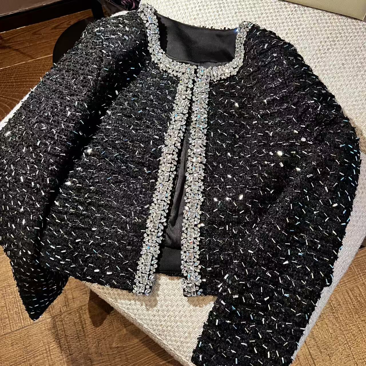 【可可专属】北欧格雷系 设计感水钻镶边重工高级感小香风外套-882