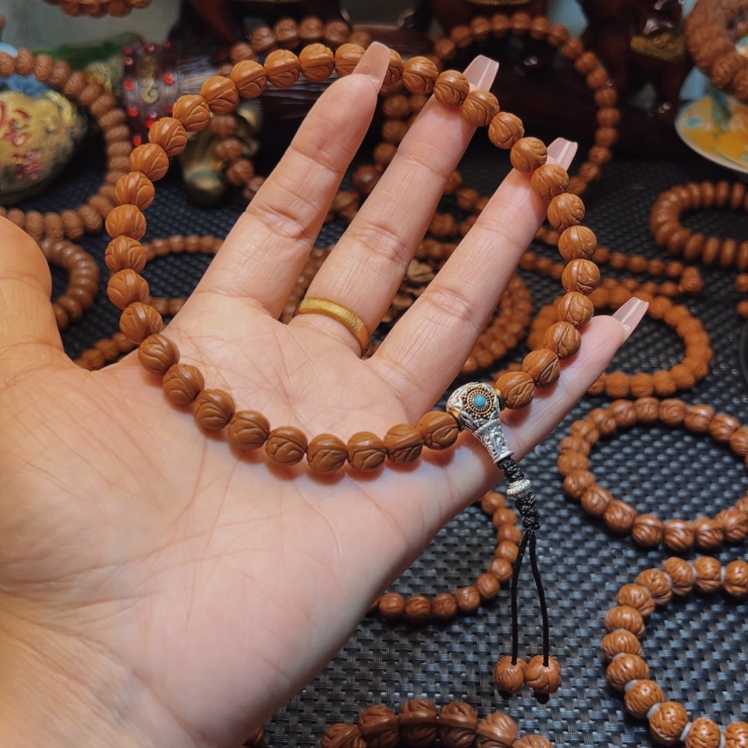 水***瑟桃核手串0.95顶级九五至尊手持