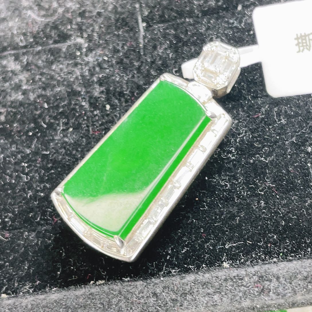 翡翠未镶嵌颈饰63