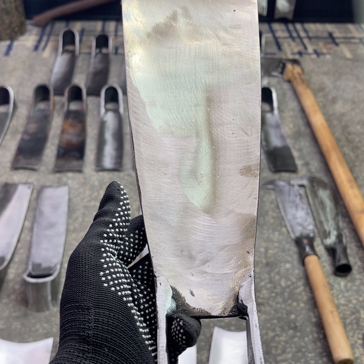 用***8龙泉手工制作工艺锄头