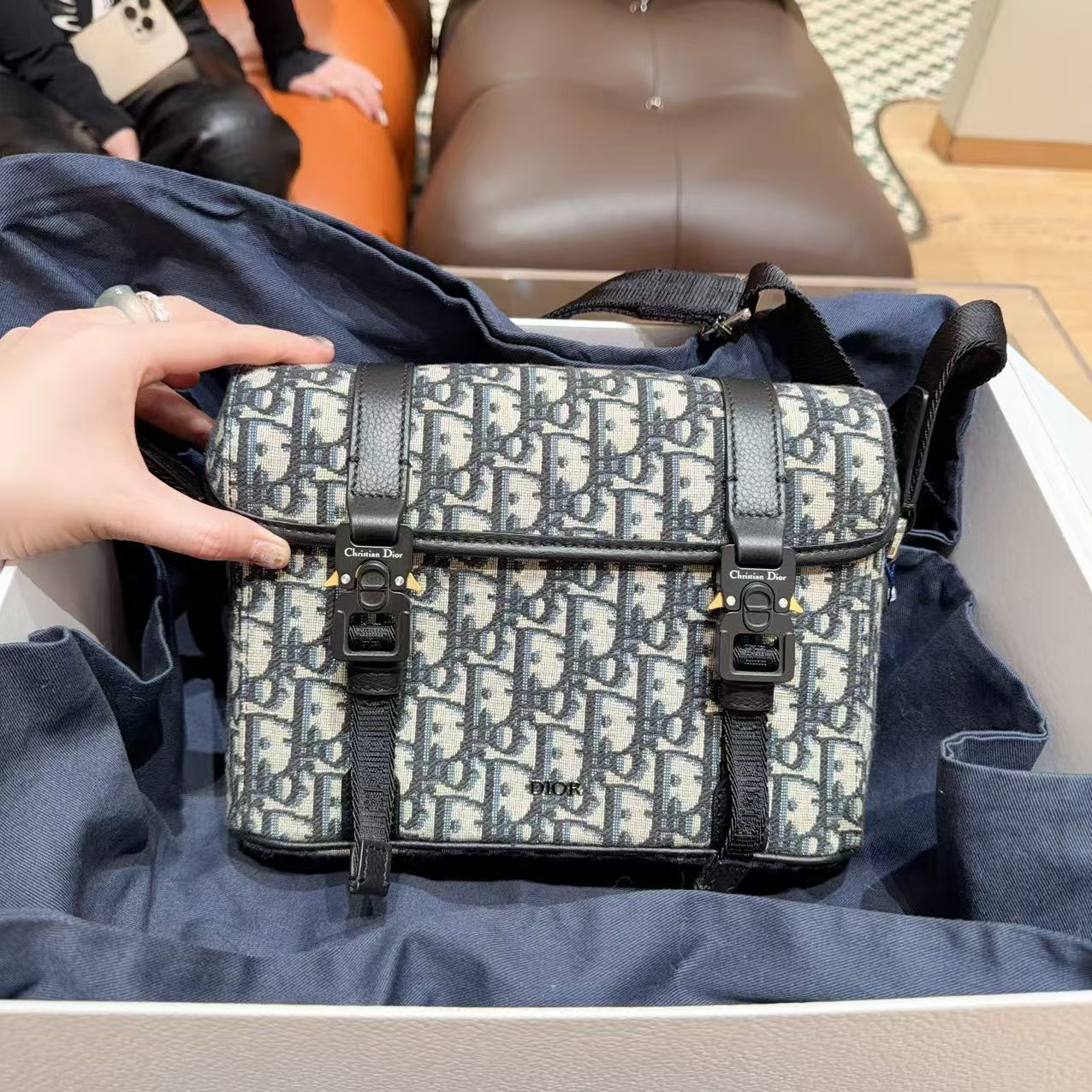 99新 DIOR/迪奥 蓝色老花翻盖款邮差包 单肩斜挎包 工价2万➕ 