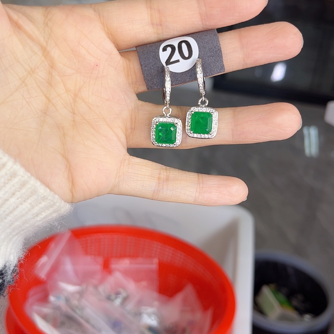 银S925镶嵌耳饰祖母绿