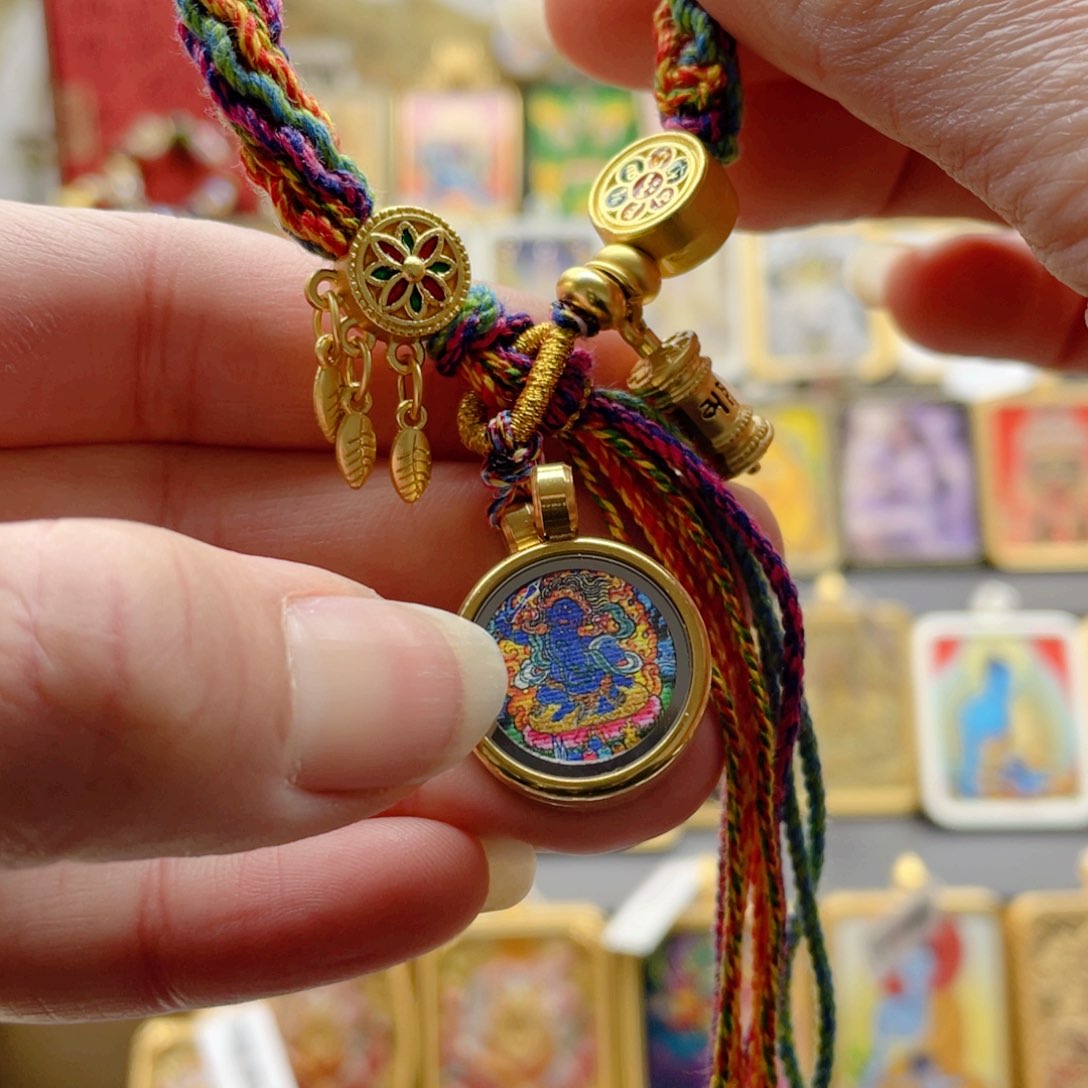 吊坠嗖***友唐卡的制作方法与技巧