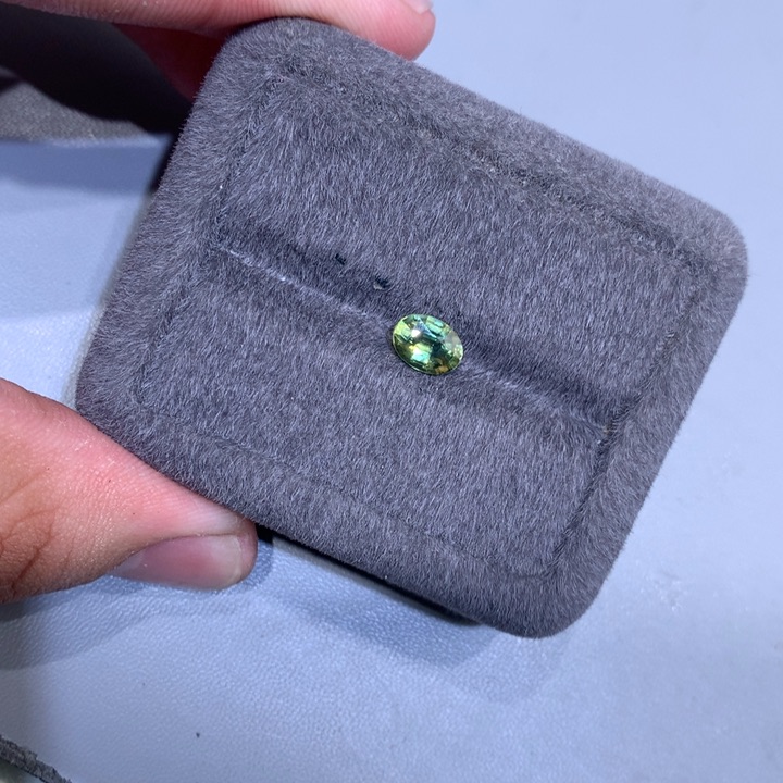 蓝宝石裸石未镶嵌1.39克拉