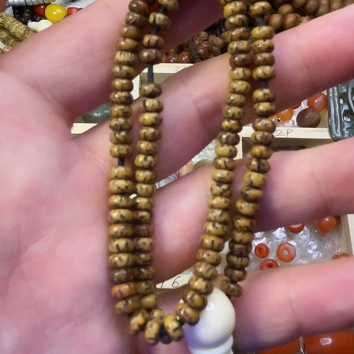 大叶紫檀（黑酸枝木类）