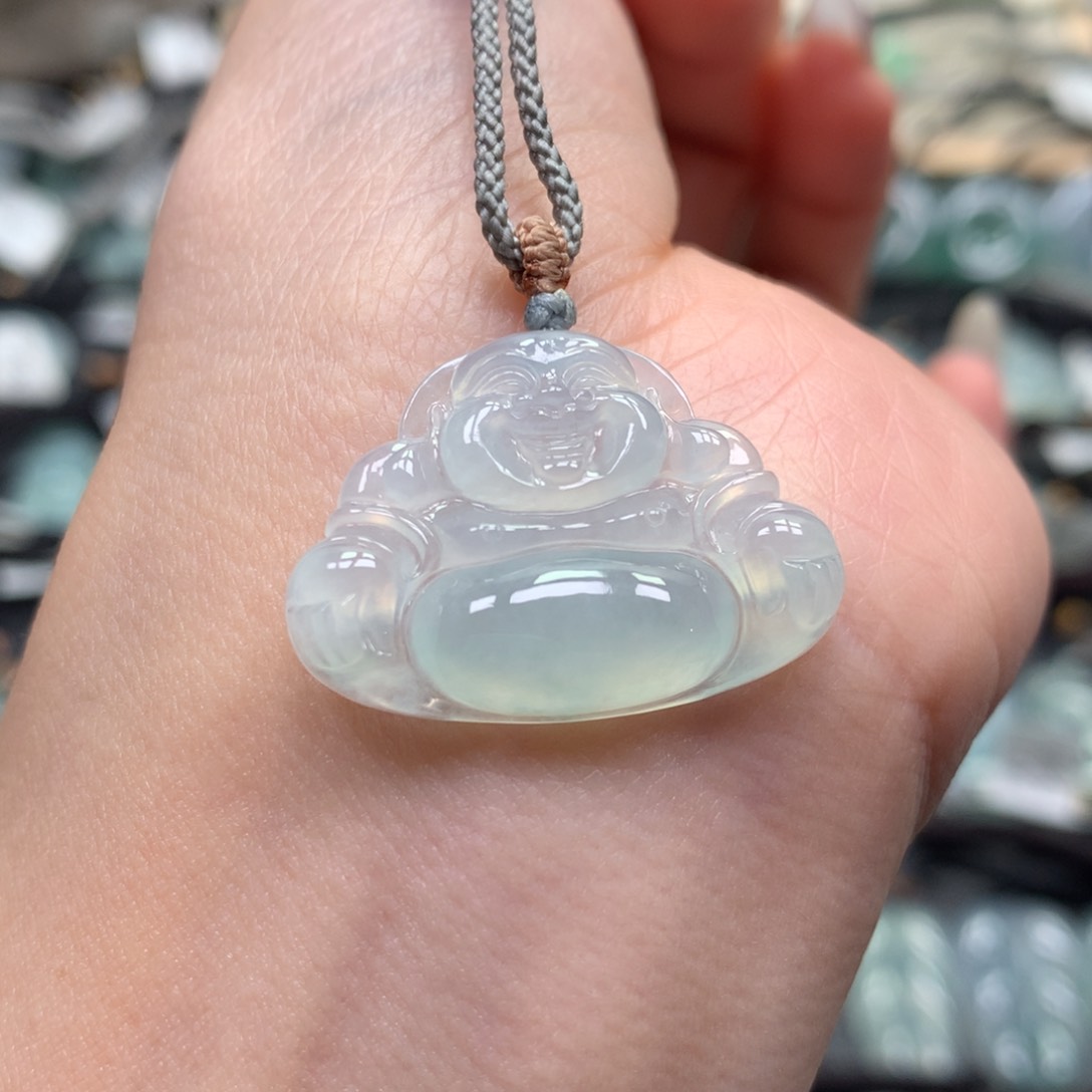 翡翠颈饰未镶嵌佛公