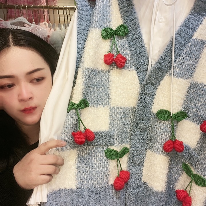 【闪购商品】挂脖款辛****）