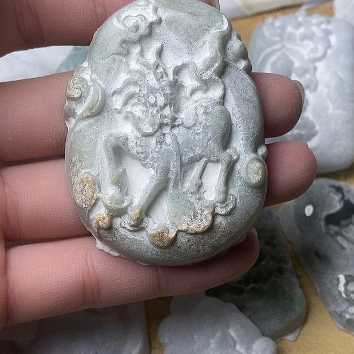 定制翡翠未镶嵌翡翠