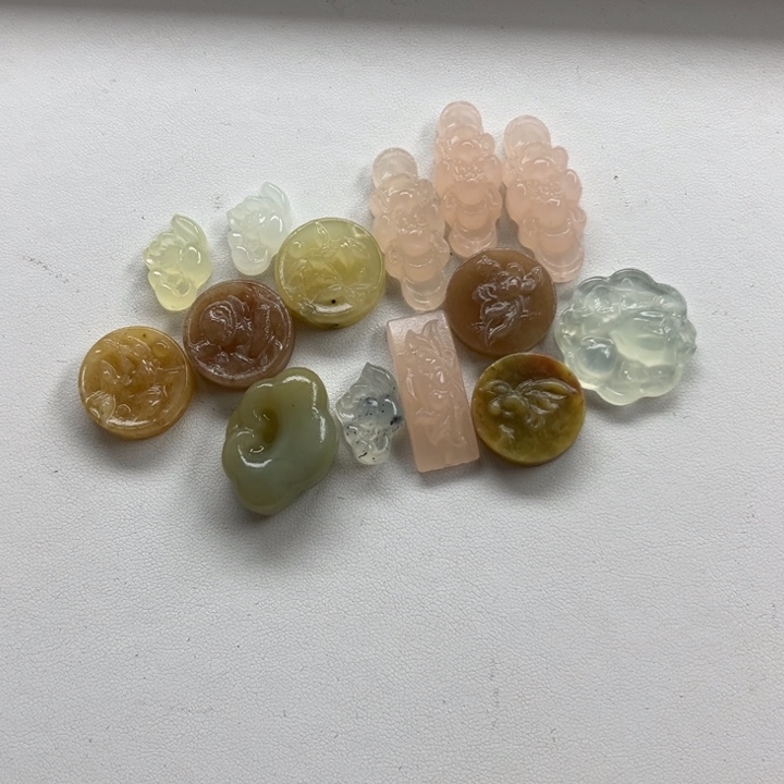 未镶嵌蛇纹石玉颈饰