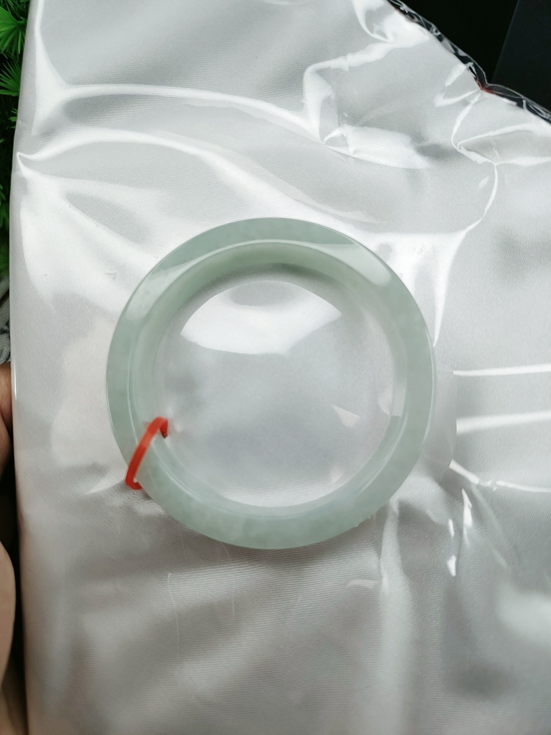 公主方镯52.7圈口，冰糯种果绿满色，天然缅甸翡翠手镯A货