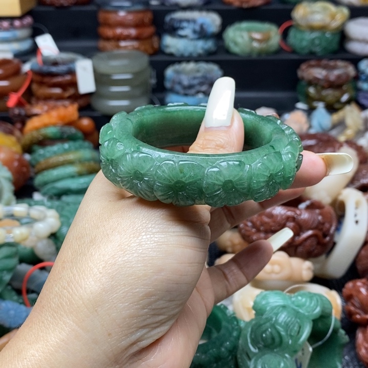 石英质玉手镯未镶嵌