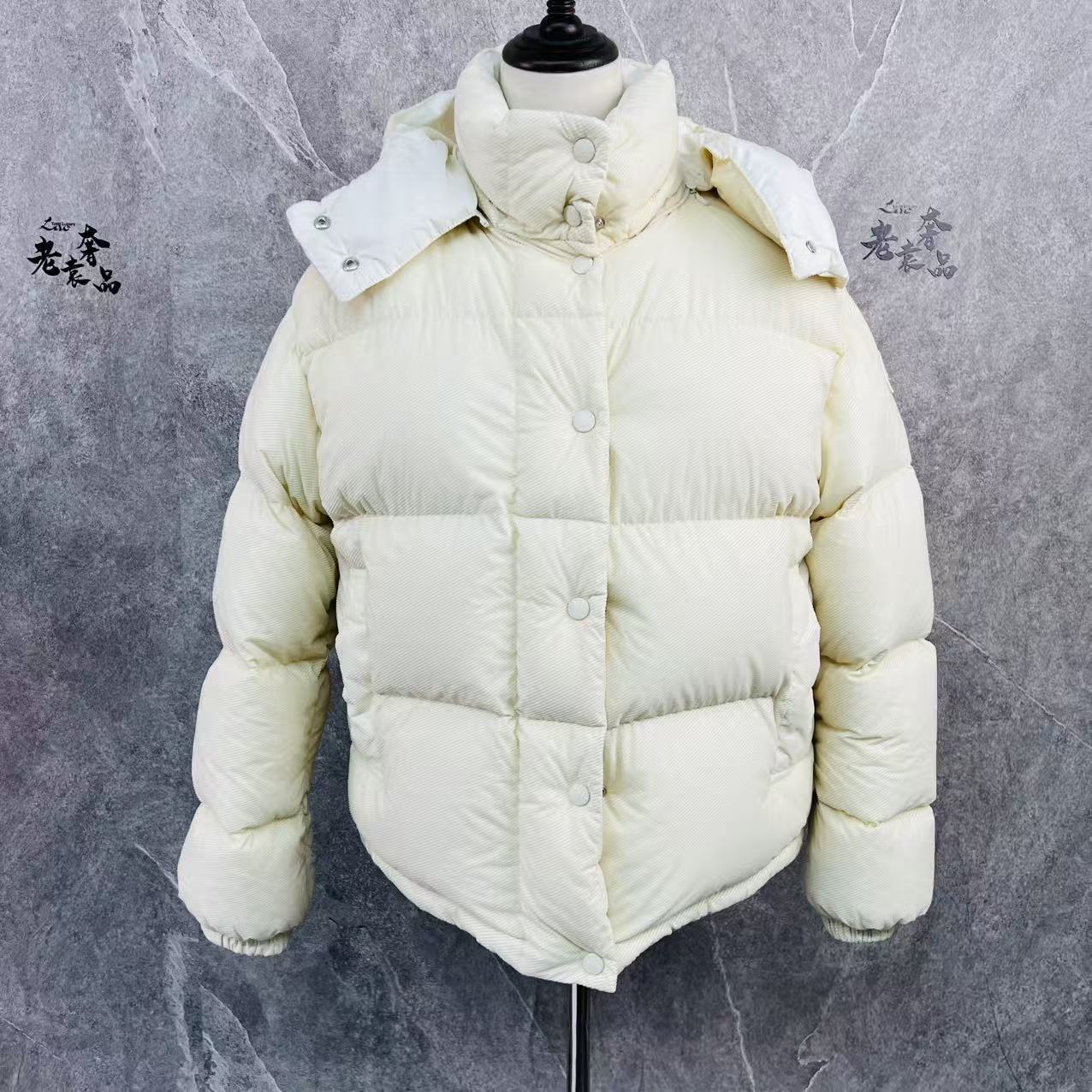 99新 MONCLER 海囤J/蒙口上衣/2码/bx60270