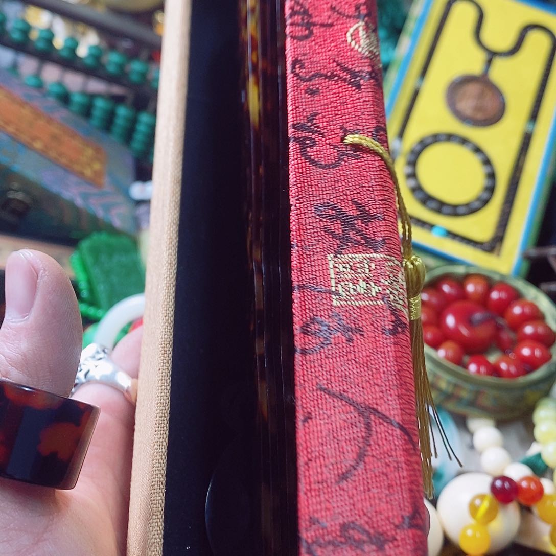 织绣摆件的时候要小心的哈不要