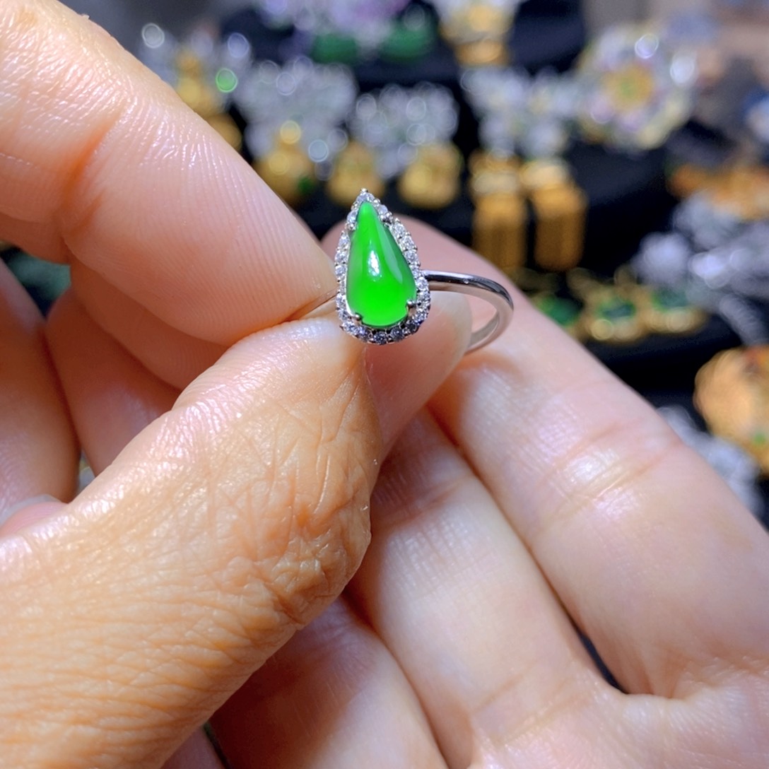 翡翠银S925镶嵌耳钉天然翡翠