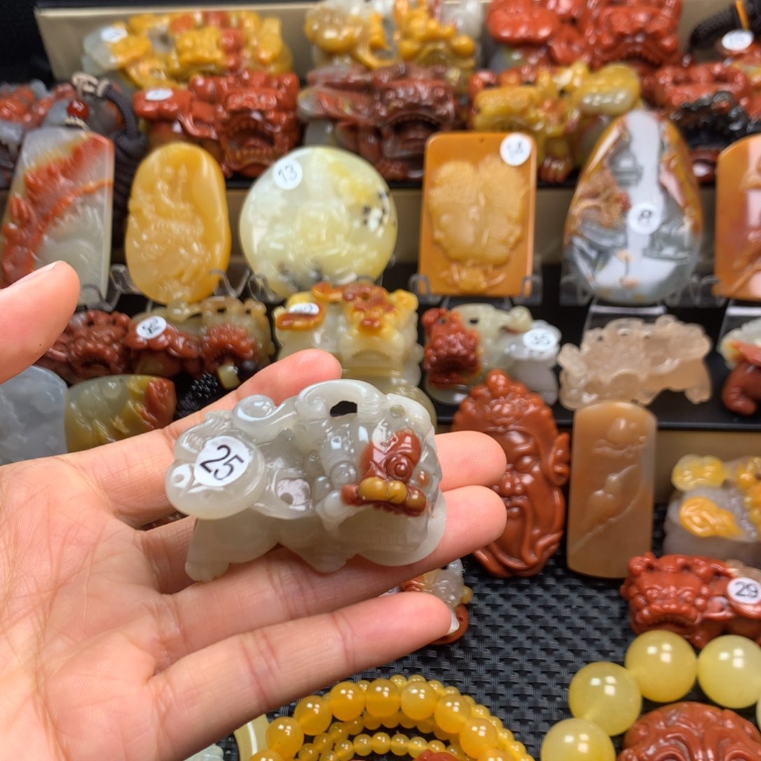 石英质玉（黄龙玉）挂件未镶嵌