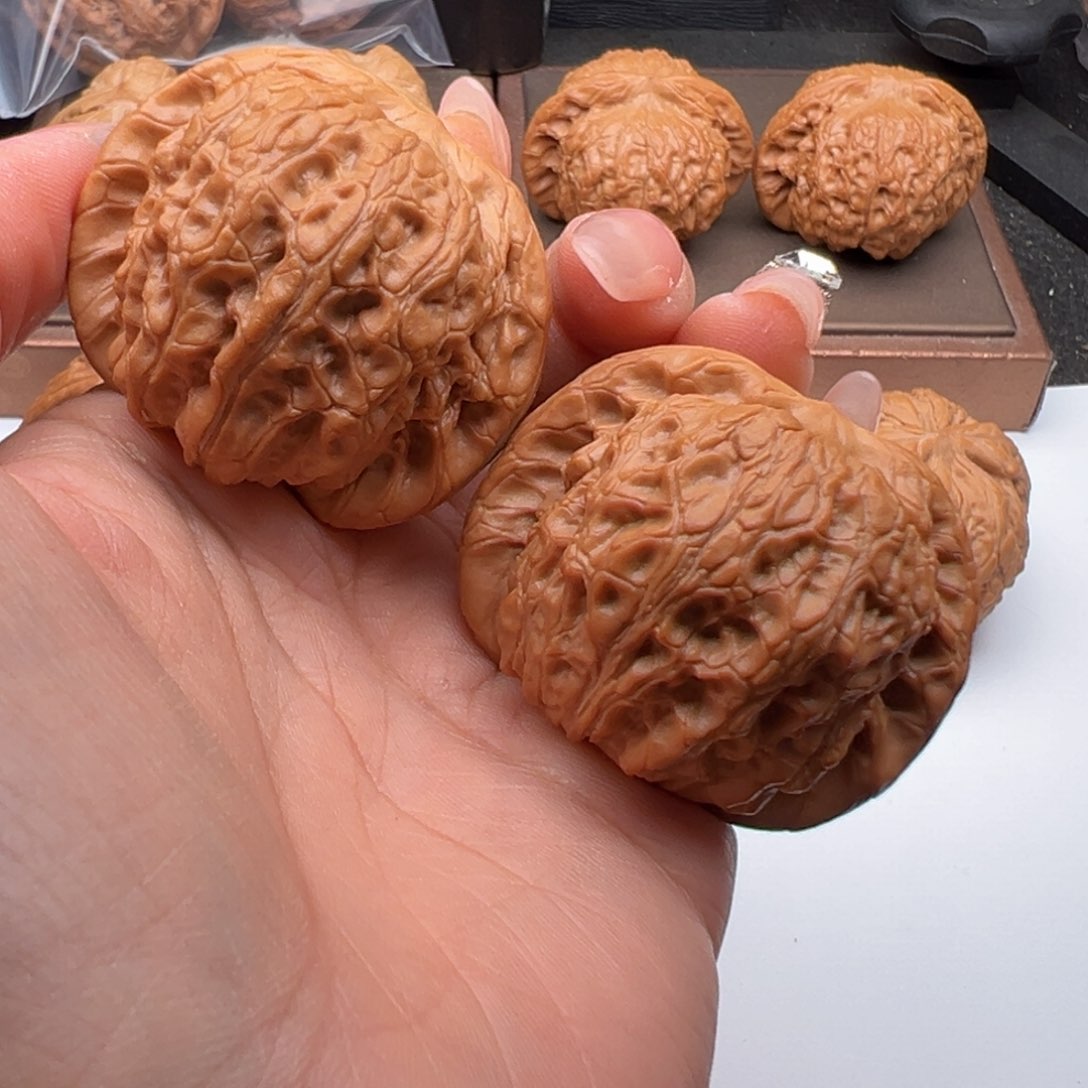 文玩核桃把件血麒麟45