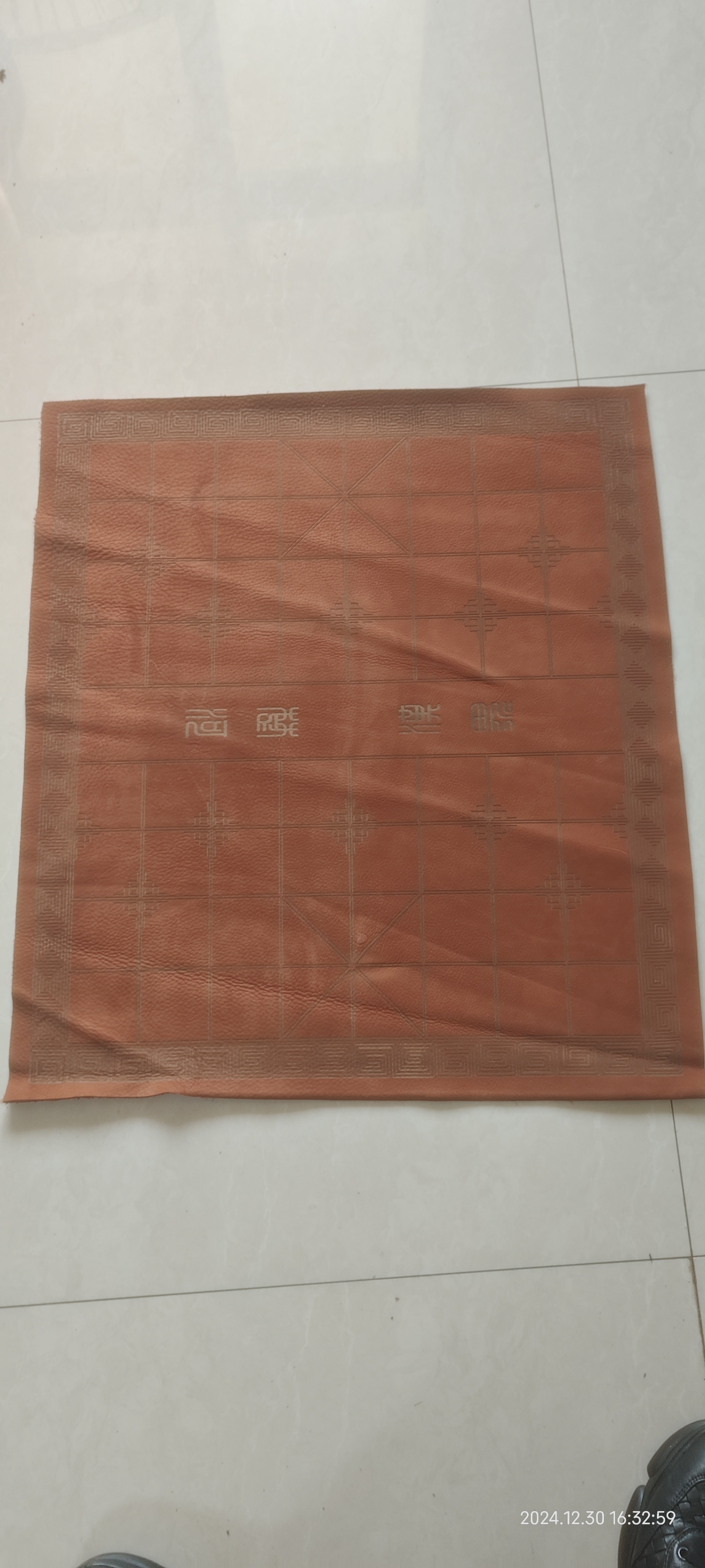 微暇仿古牛皮棋盘有点不清晰颜色随机