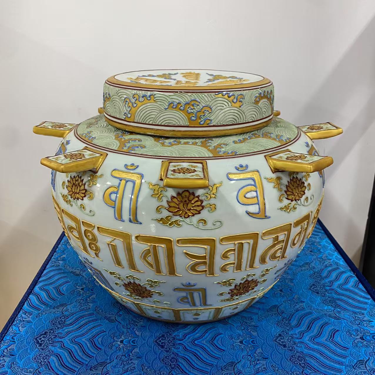 GY【宏泰】景德镇高端赏瓷 八角罐 r6171