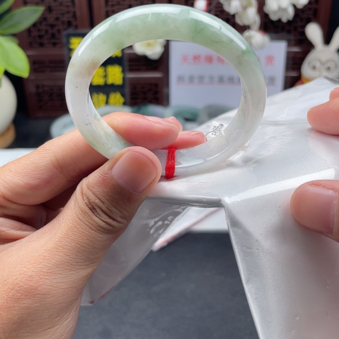 翡翠未镶嵌手镯翡翠手镯