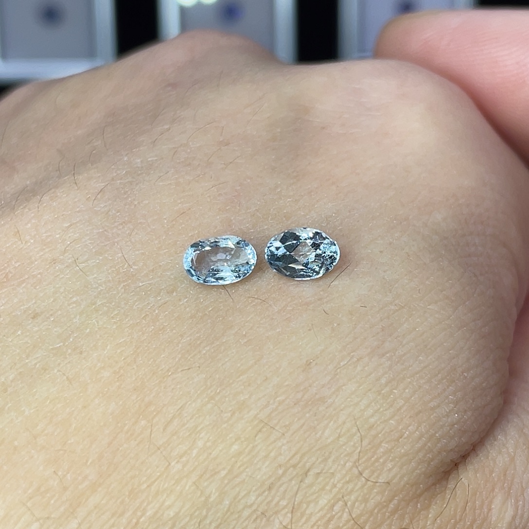 海蓝宝石裸石1.09克拉一对