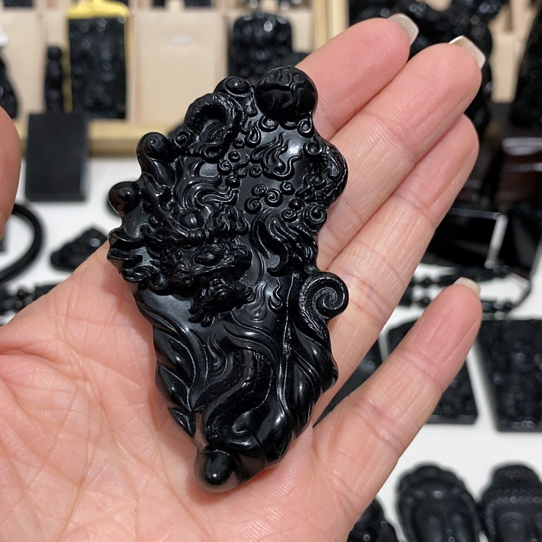 小***草岫玉未镶嵌纯天然岫玉颈饰