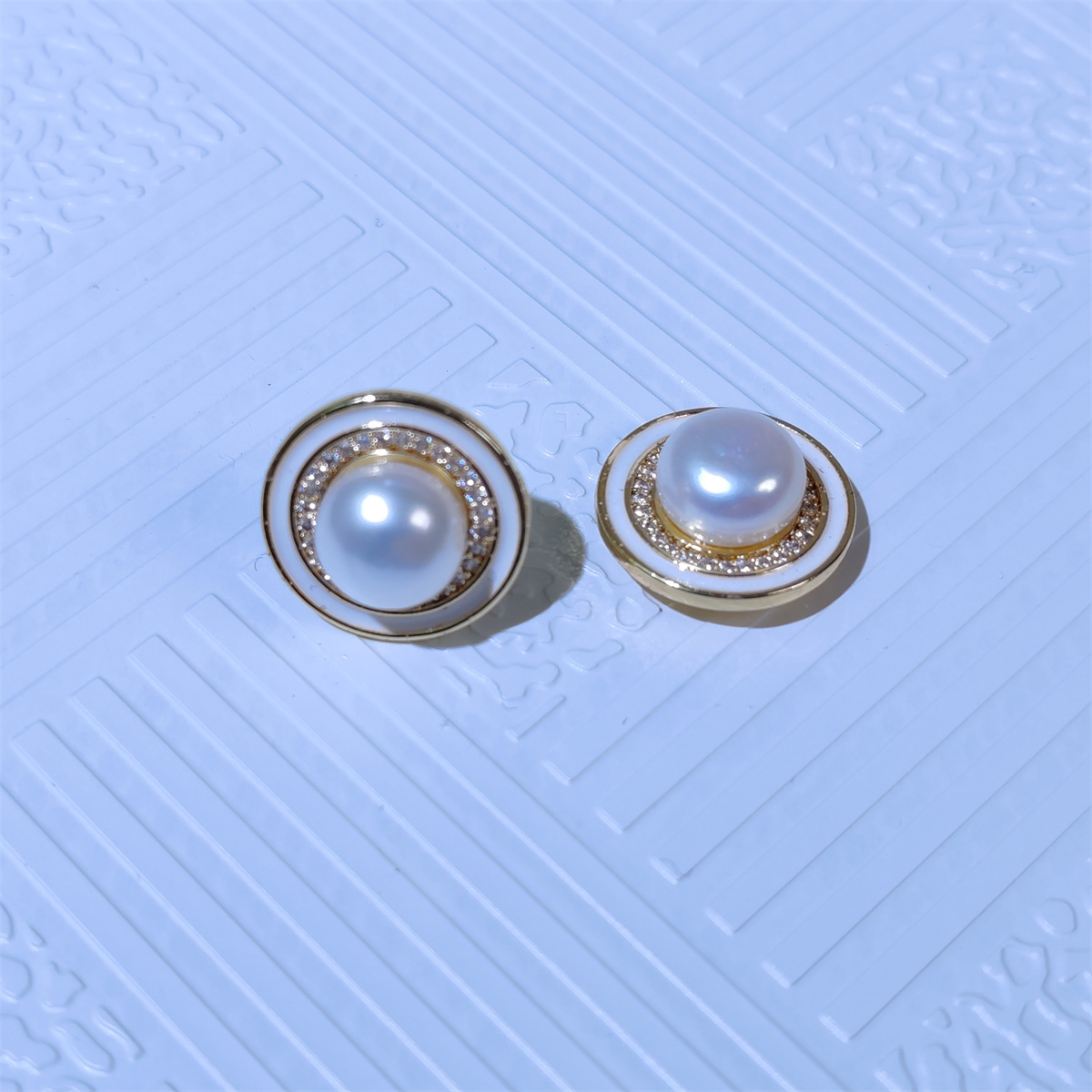 玉海A49丨淡水珍珠气质轻奢草帽赫本风经典百搭耳钉