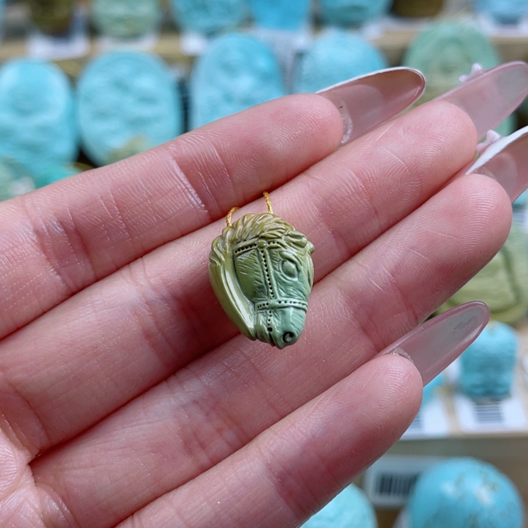 绿松石未镶嵌珠宝奇石