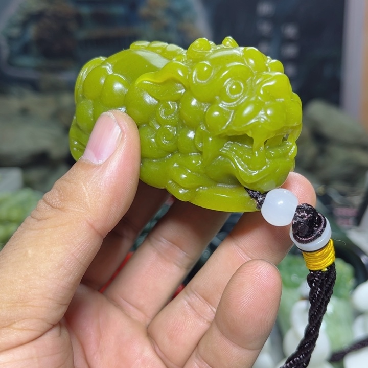 蛇纹石玉手把件未镶嵌