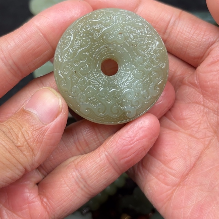 和田玉吊坠未镶嵌