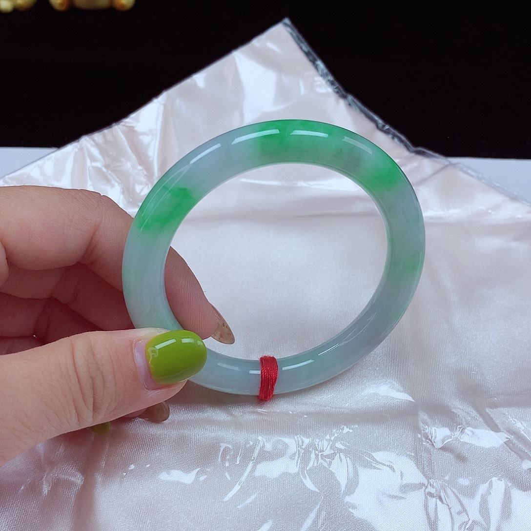 翡翠手镯未镶嵌圈口55