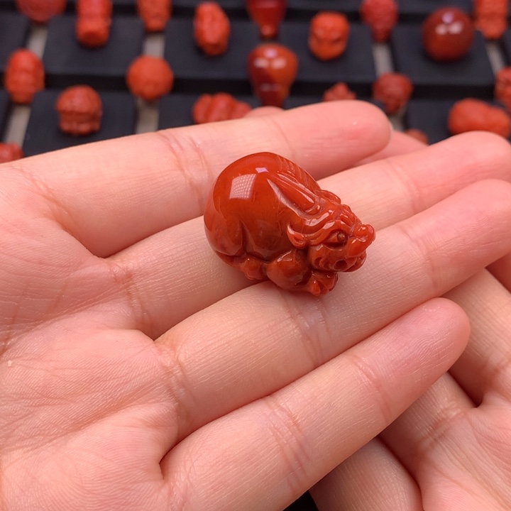 南红玛瑙未镶嵌貔犰吊坠19.5×28.5