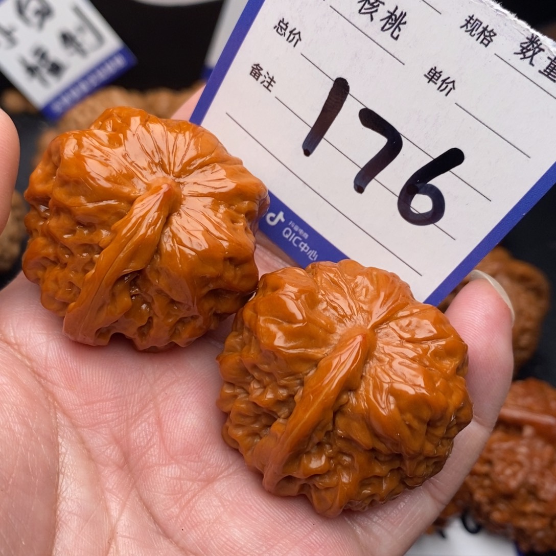 文玩核桃吊坠一根筋mo