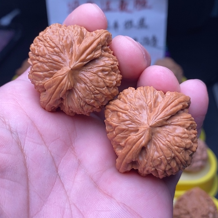 桃核把件山地球白尺寸38
