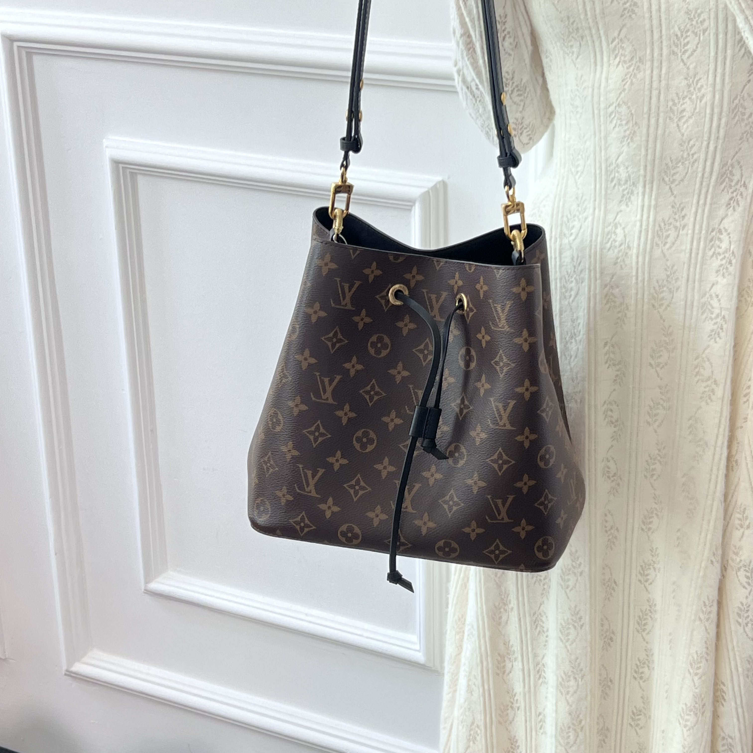 99新 LouisVuitton/路易威登 NEONOE水桶 黑色 老花中号 黑色内衬