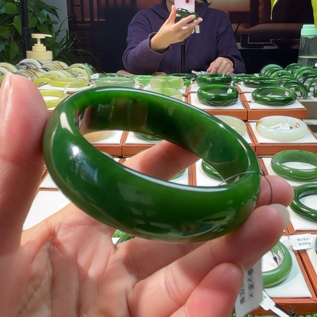 和田玉（碧玉）手镯未镶嵌