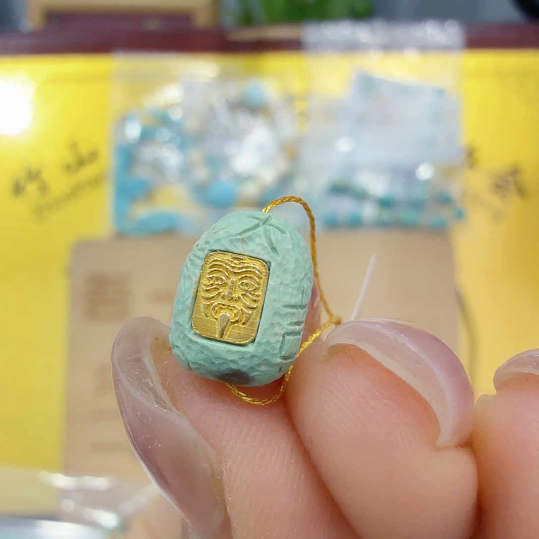 绿松石未镶嵌珠宝奇石