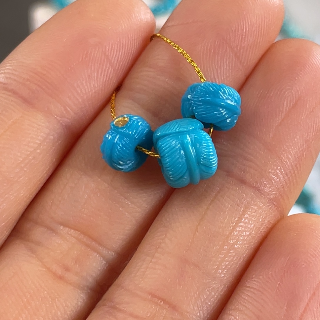 绿松石未镶嵌套链玉化蓝羽毛