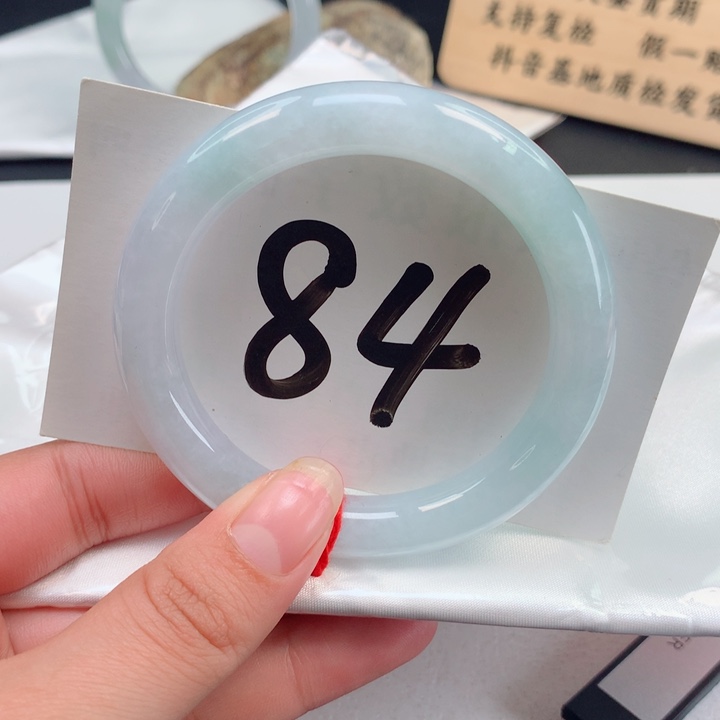 翡翠手镯（圆镯）未镶嵌圆条53.54