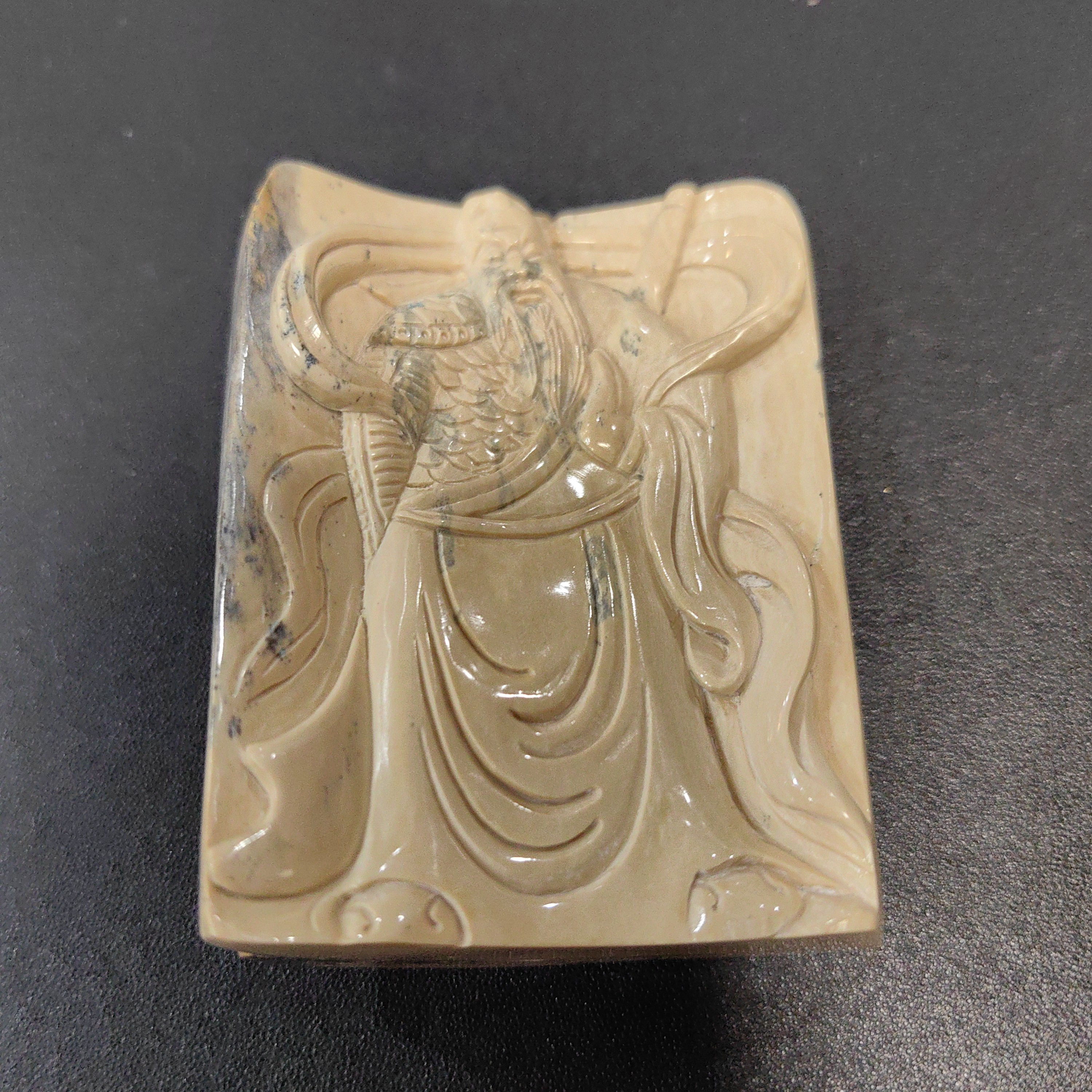 猛犸雕刻件约85克ZL491