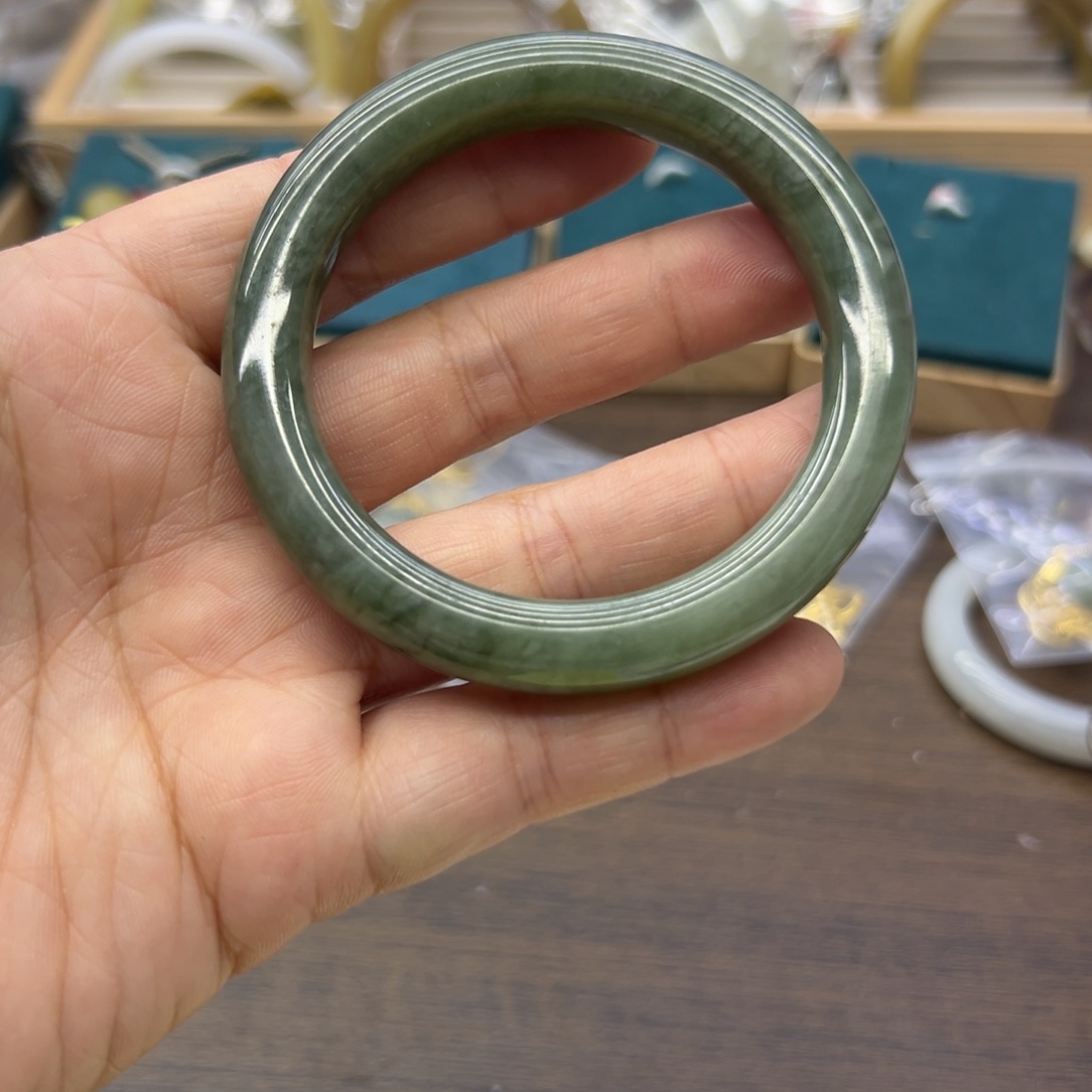 和田玉未镶嵌手镯55.9圈围1767