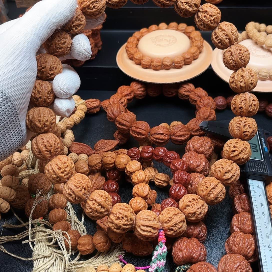 老****把件文玩核桃珊瑚纹小秋子