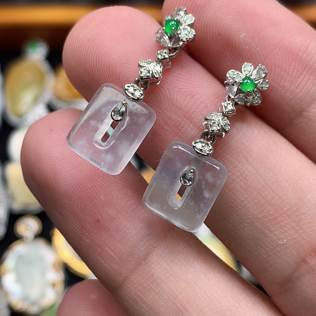 18K金镶嵌翡翠耳饰翡翠