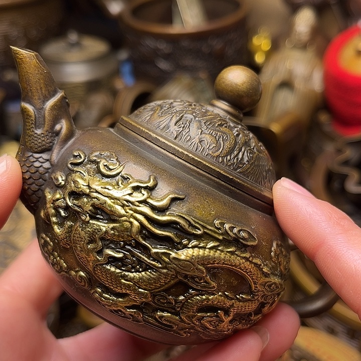 精美铜器批发档口