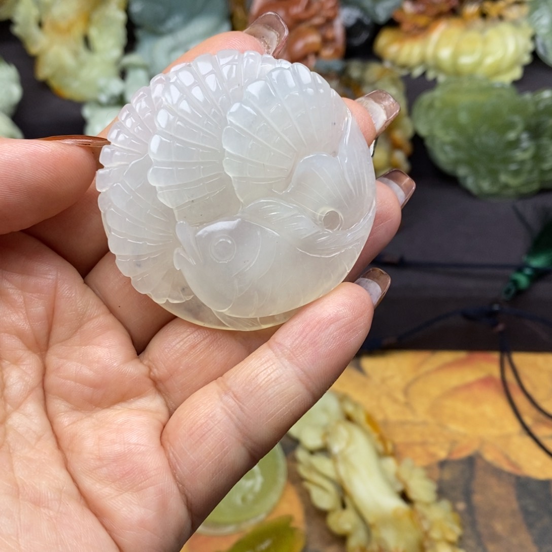 蛇纹石玉颈饰未镶嵌