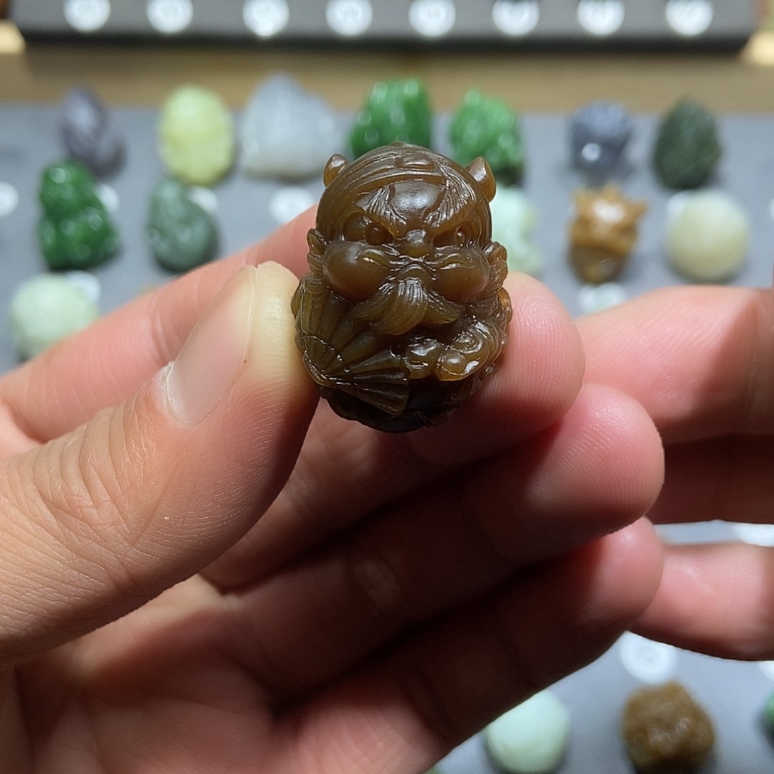 和田玉颈饰未镶嵌定制