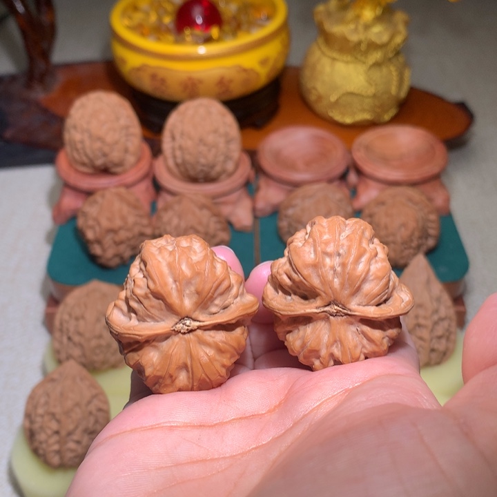 文玩核桃把件别*?元宝