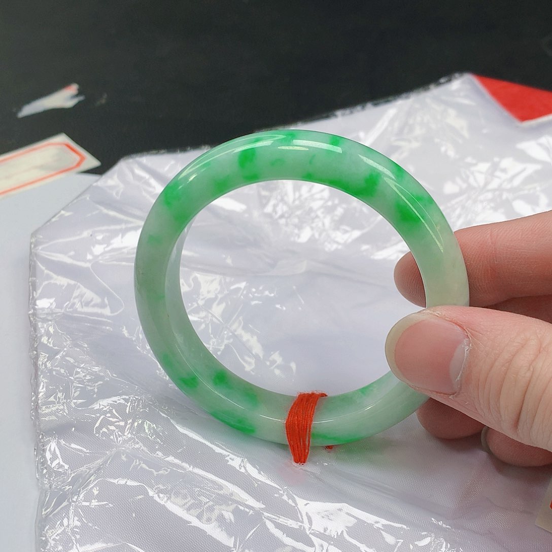 翡翠手镯未镶嵌065缅甸天然翡翠A货