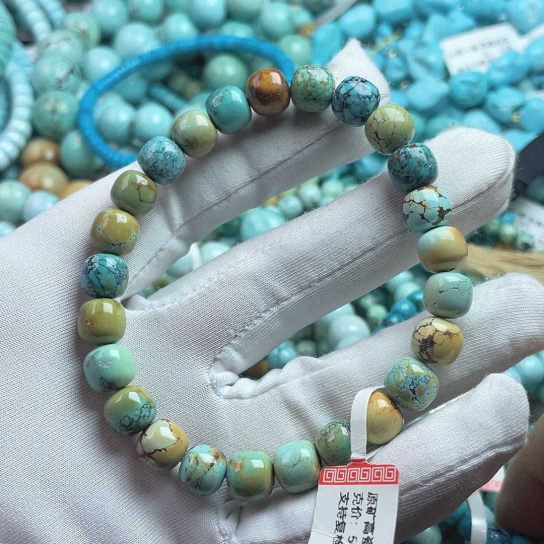 绿松石未镶嵌珠宝奇石